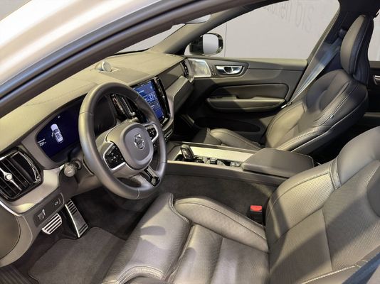 Volvo XC60 2.0 B6 MH R-Design AWD