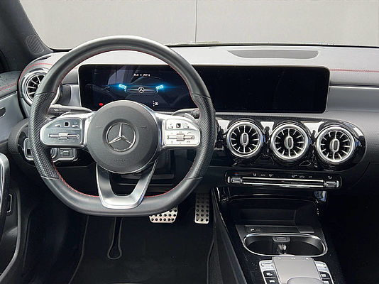 Mercedes-Benz CLA 220 AMG Line