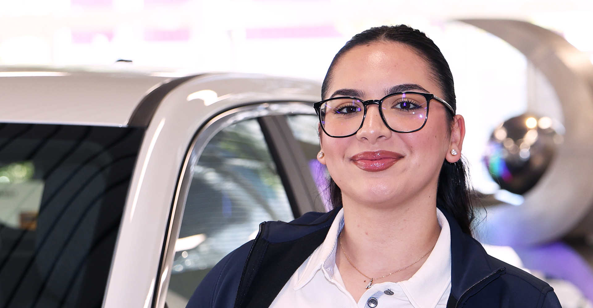 Sarah Abdelhedi - Verkauf